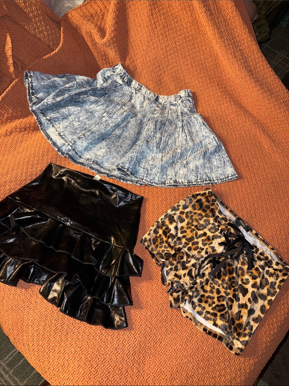 Set of 2 Mini Skirts and shorts - Acid Wash Denim, Black Vinyl, Leopard Print 3